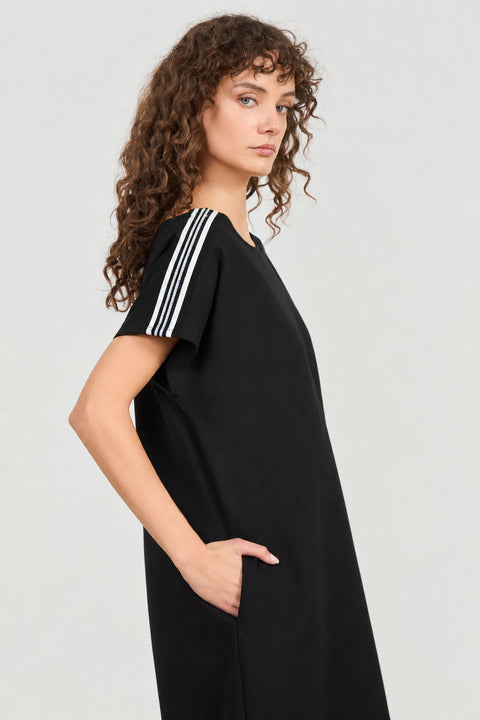Κοντό φόρεμα με διακοσμητική τρέσα στους ώμους