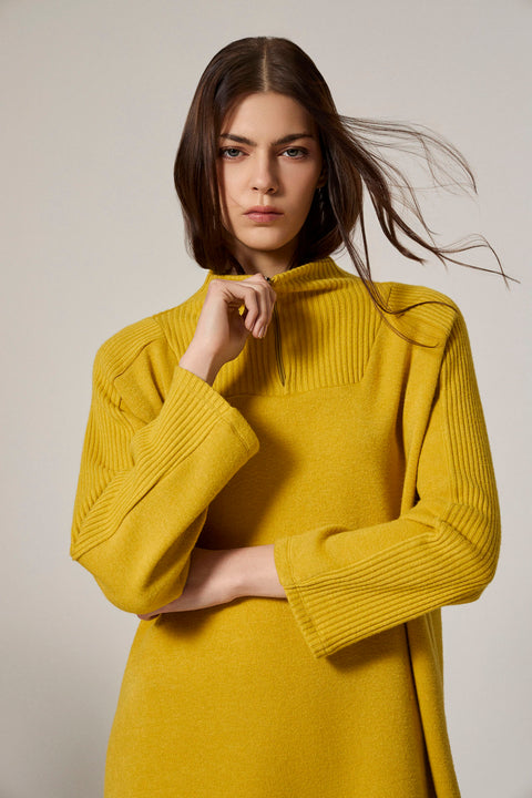 Μπλούζα με όρθιο γιακά