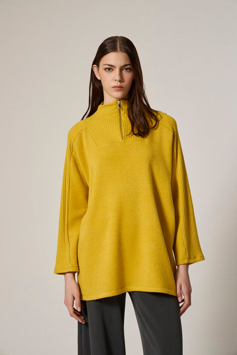Μπλούζα με όρθιο γιακά
