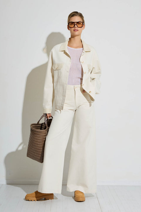 Oversize μπουφάν τύπου τζιν με διακριτική μεταλλική υφή