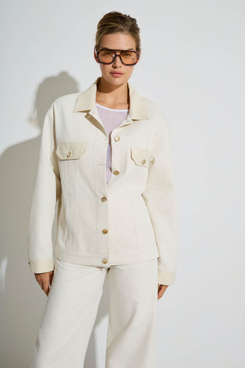 Oversize μπουφάν τύπου τζιν με διακριτική μεταλλική υφή