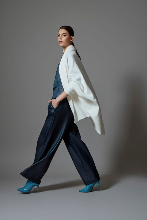 Παντελόνι wide leg με ζώνη από οικολογικό δέρμα