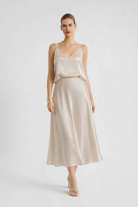 Σατέν αμάνικο top με λεπτές τιράντες και ντραπέ πλάτη