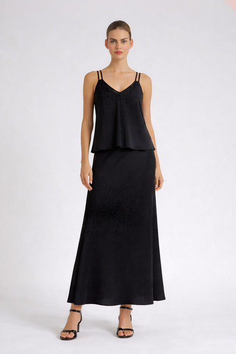 Αμάνικο top με λεπτές τιράντες και ντραπέ πλάτη