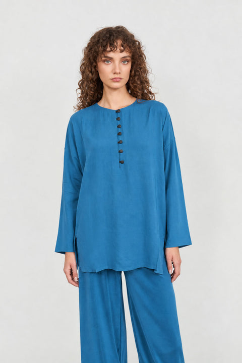 Oversized μπλούζα με διακοσμητικά κουμπώματα