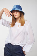 Η γυναικεία μπλούζα τρουακαρ από βισκόζη είναι μια μοντέρνα και άνετη μπλούζα που δίνει μια εντυπωσιακή εμφάνιση | Semiology.gr | 210 3416 320